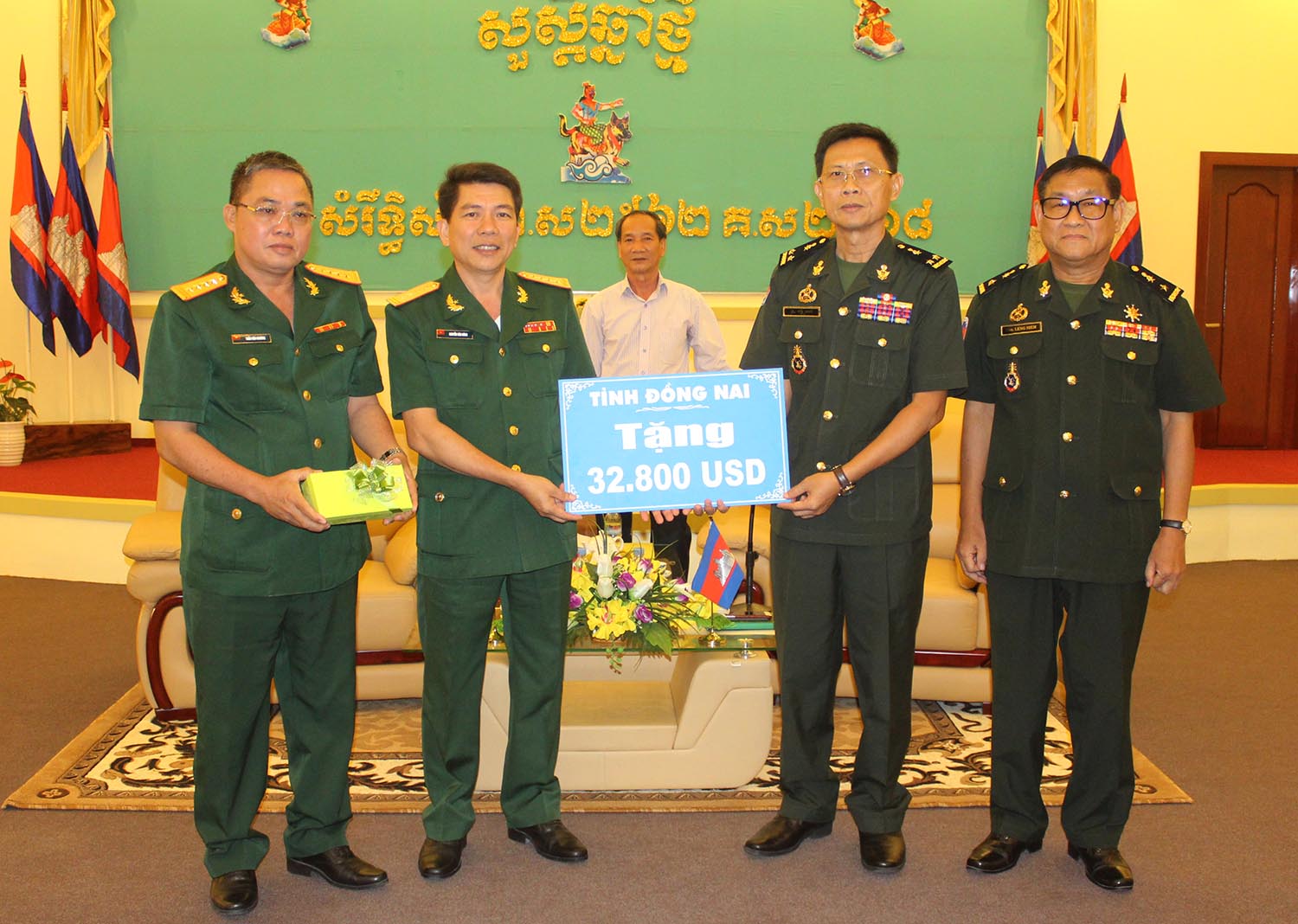 Bộ CHQS tỉnh Đồng Nai chúc Tết các đơn vị Quân đội Hoàng gia Campuchia